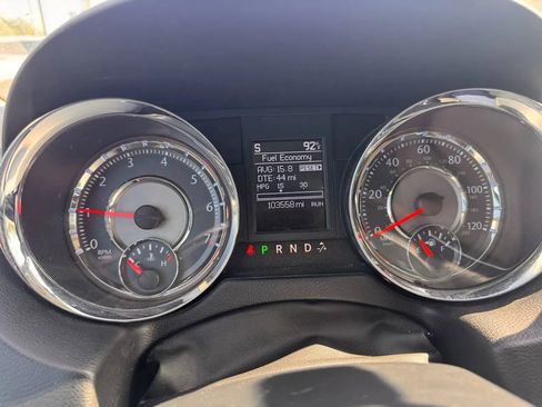 Used 2011 Chrysler Town & Country Touring image 20