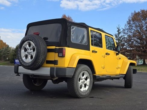 Used 2015 Jeep Wrangler Unlimited Sahara w/ Max Tow Package image 12