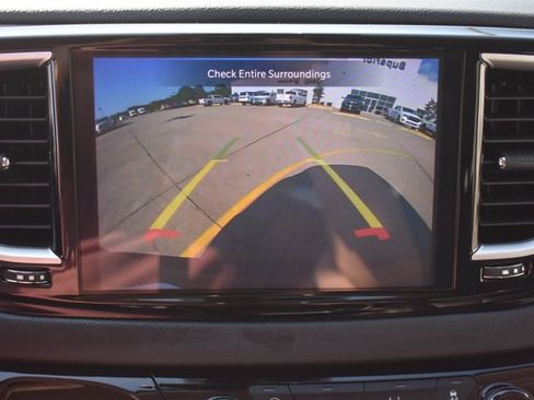 Used 2023 Chrysler Pacifica Touring-L FWD image 26
