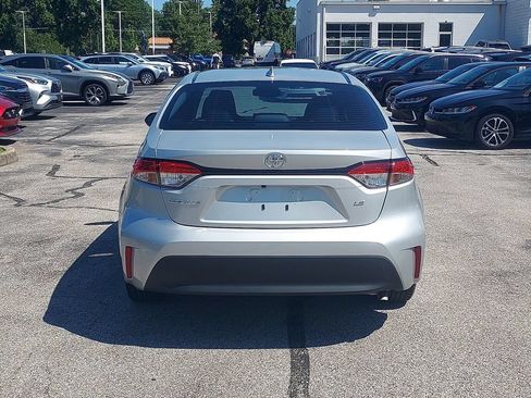 Used 2025 Toyota Corolla LE FWD image 6
