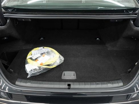 Used 2023 BMW 530e xDrive w/ Executive Package image 39