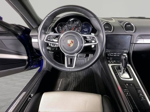 Used 2023 Porsche 718 Cayman RWD image 8