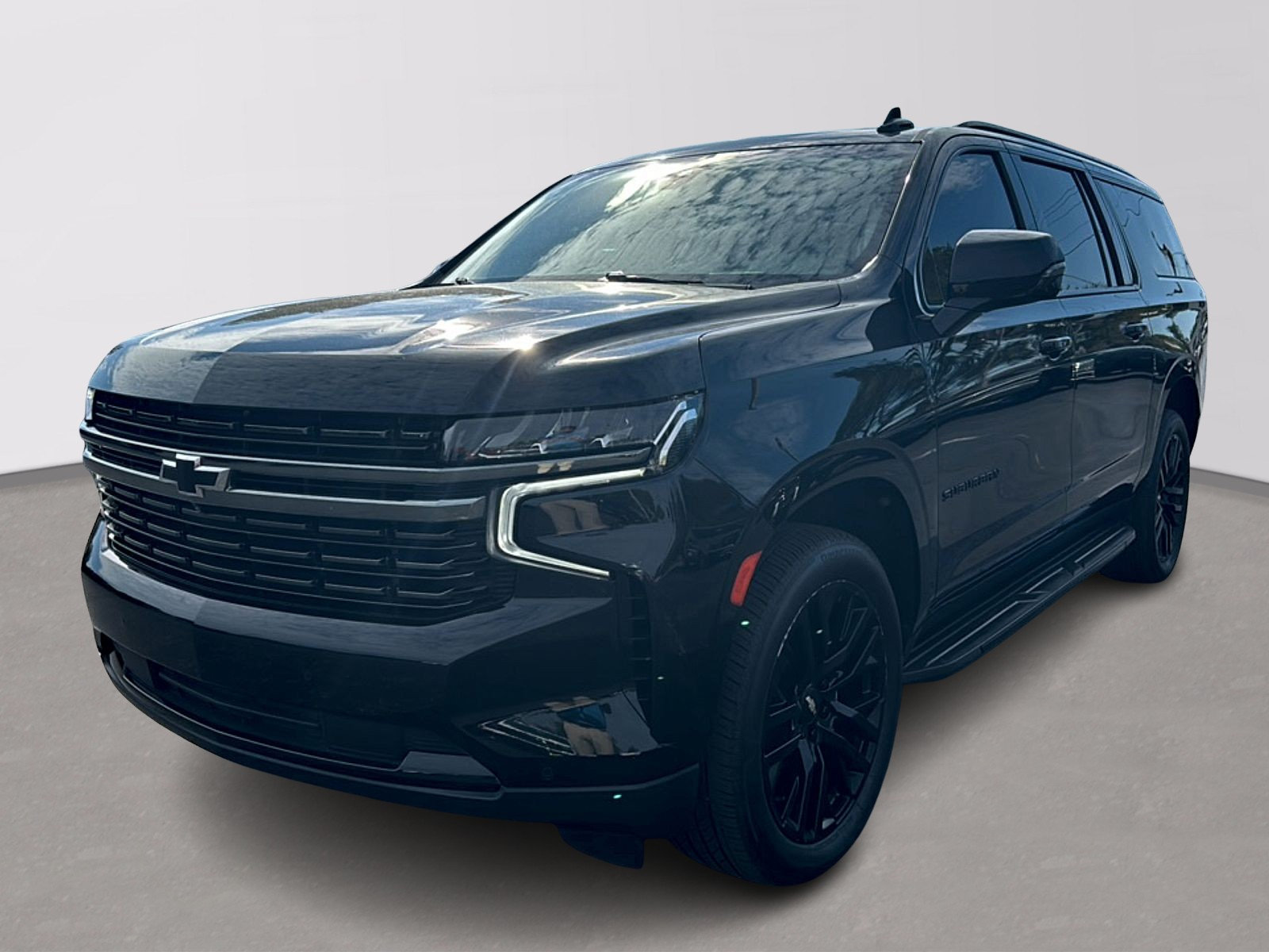 Used 2022 Chevrolet Suburban RST w/ Luxury Package AWD/4WD image 1