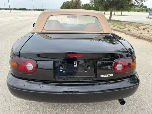 Used 1995 MAZDA MX-5 Miata RWD image 12