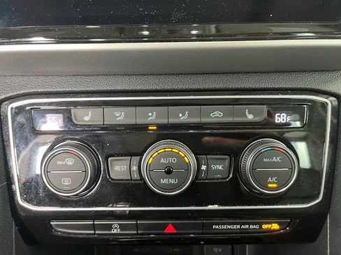 Certified 2022 Volkswagen Atlas SE w/ Panoramic Sunroof Package image 17