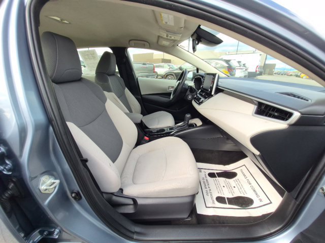 Used 2021 Toyota Corolla LE w/ Carpet Mat Package (TMS) FWD image 16