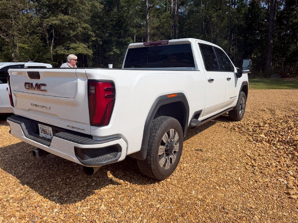 Used 2024 GMC Sierra 2500 Denali w/ Denali Reserve Package AWD/4WD image 4