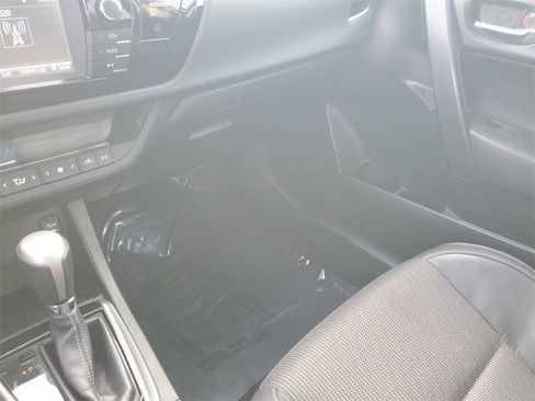 Used 2016 Toyota Corolla L image 29