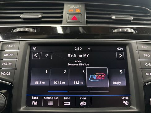 Used 2017 Volkswagen Golf SEL image 28