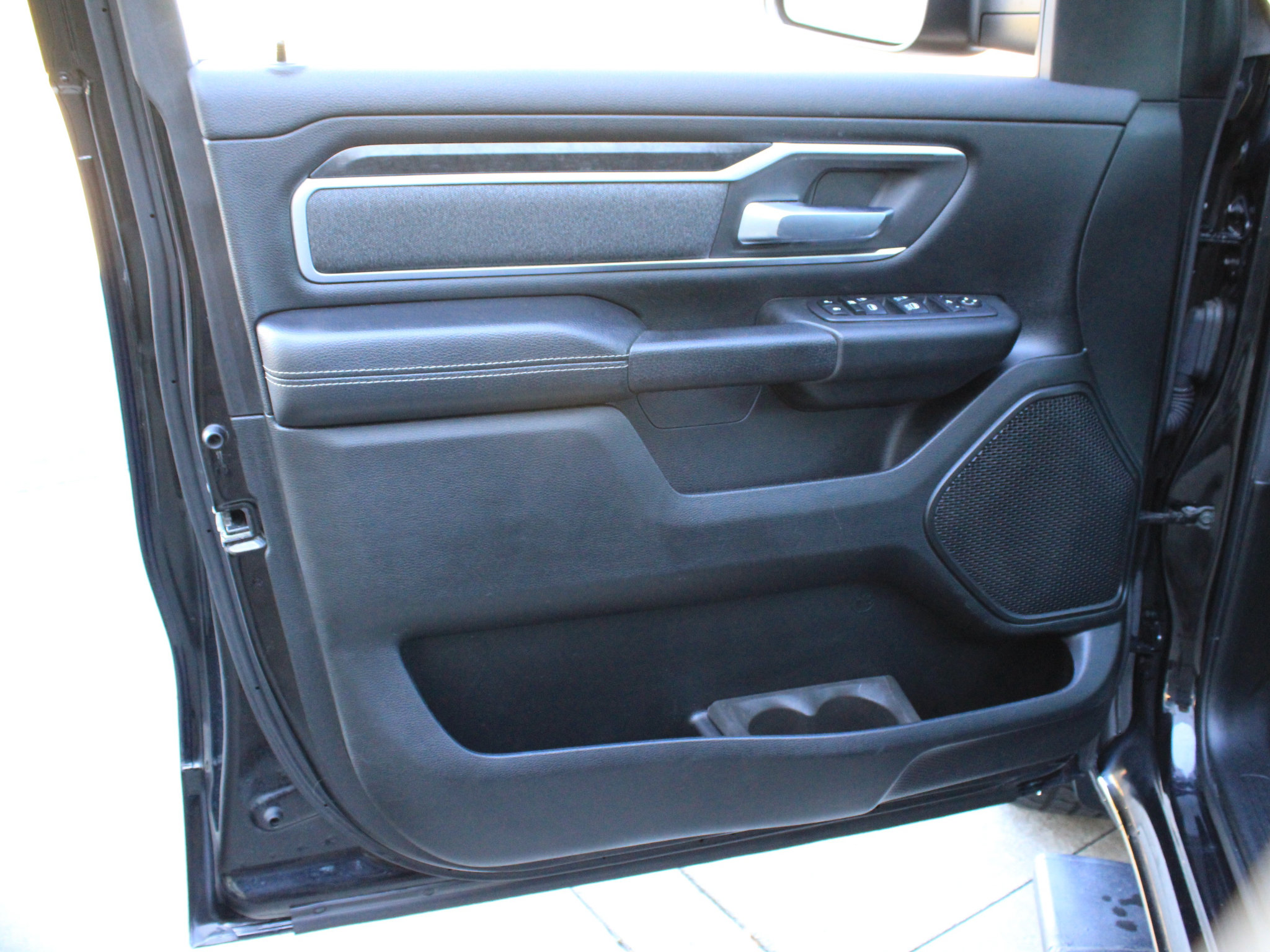 Used 2020 RAM 1500 Big Horn AWD/4WD image 9