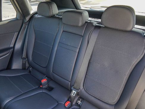 Used 2024 Mercedes-Benz GLC 300 image 28