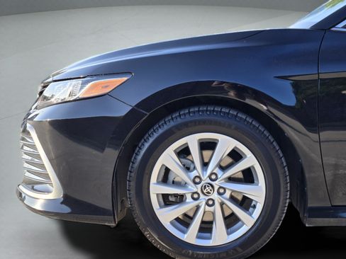 Used 2021 Toyota Camry LE FWD image 30