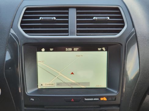 Used 2018 Ford Explorer XLT w/ Equipment Group 202A image 17