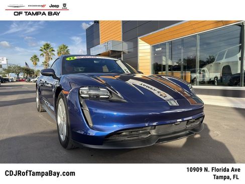 Used 2022 Porsche Taycan image 1
