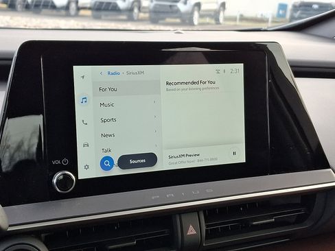 Certified 2025 Toyota Prius Plug-In Hybrid image 16