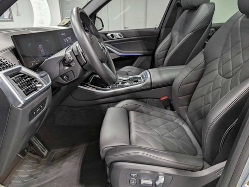 Used 2024 BMW X5 xDrive40i w/ M Sport Package AWD/4WD image 4