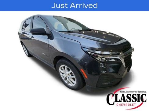 Used 2022 Chevrolet Equinox LS w/ LPO, Floor Liner Package image 1