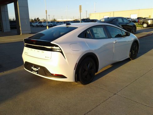 New 2026 Toyota Prius Plug-In Hybrid image 2