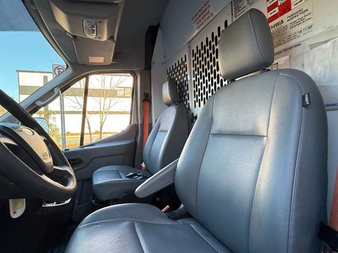 Used 2019 Ford Transit 150 148 Medium Roof image 12