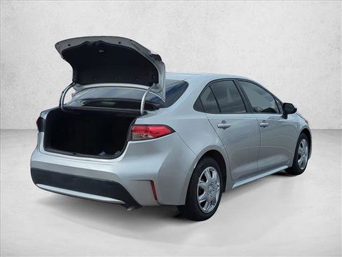 Used 2021 Toyota Corolla LE image 5