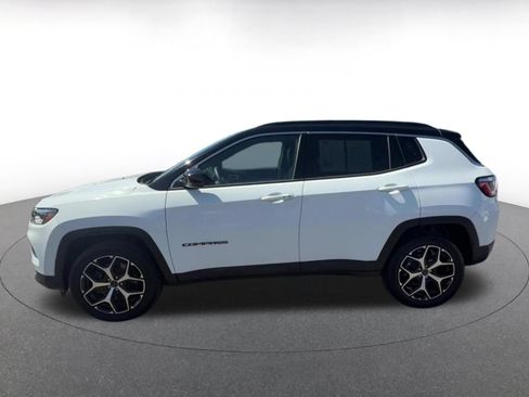 Used 2025 Jeep Compass Limited AWD/4WD image 9