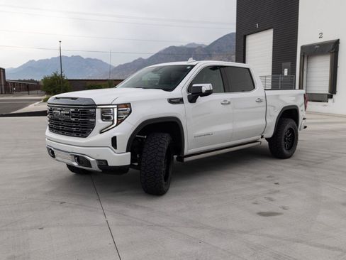 Used 2024 GMC Sierra 1500 Denali Ultimate AWD/4WD image 3