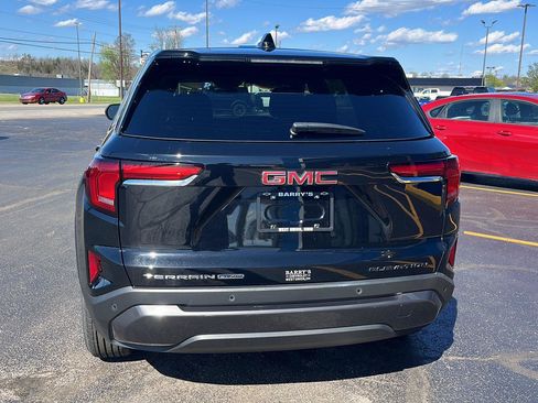 Used 2025 GMC Terrain Elevation image 4