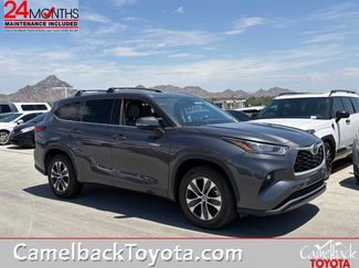 Used 2020 Toyota Highlander XLE FWD video 1