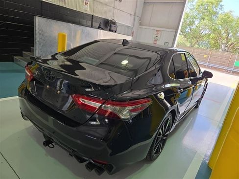 Used 2019 Toyota Camry XSE FWD image 8