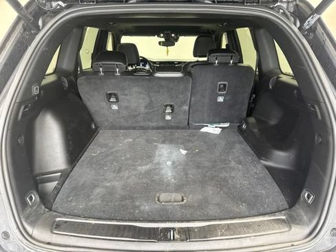 Used 2024 Jeep Grand Cherokee Altitude RWD image 21