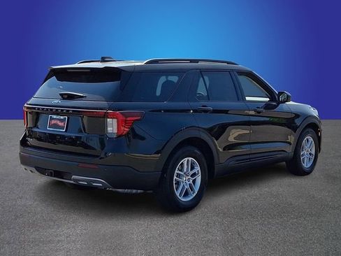 New 2026 Ford Explorer Active RWD image 3