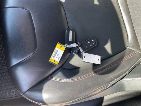 Used 2019 Jeep Cherokee Trailhawk w/ Comfort/Convenience Group image 32