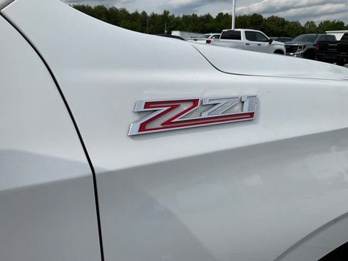 Used 2021 Chevrolet Tahoe Z71 w/ Luxury Package AWD/4WD image 7