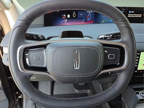 New 2025 Lincoln Navigator Reserve image 24