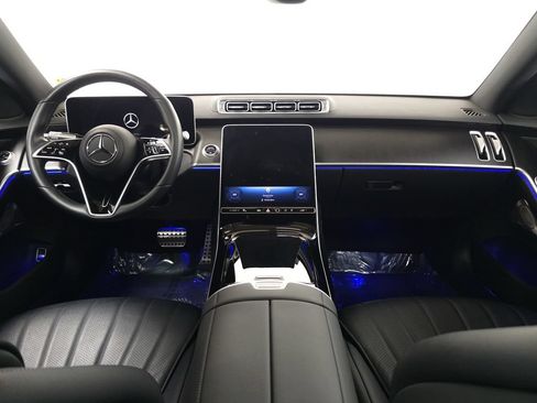 Used 2024 Mercedes-Benz S 500 4MATIC w/ AMG Line image 28