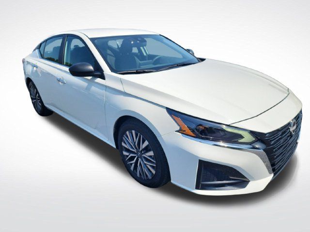 Used 2025 Nissan Altima 2.5 SV FWD image 7