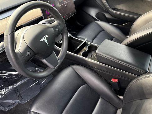 Used 2020 Tesla Model 3 Standard Range image 4