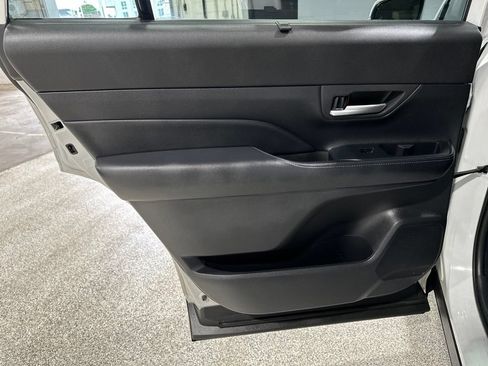 Certified 2025 Toyota Grand Highlander AWD image 14