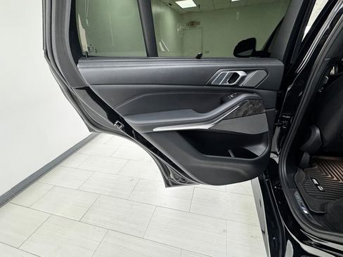 Used 2019 BMW X5 xDrive50i w/ M Sport Package image 11