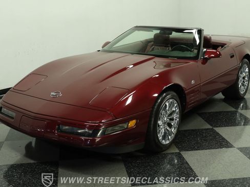 Used 1993 Chevrolet Corvette Convertible RWD image 18