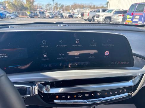 Used 2024 Cadillac Lyriq Luxury image 27