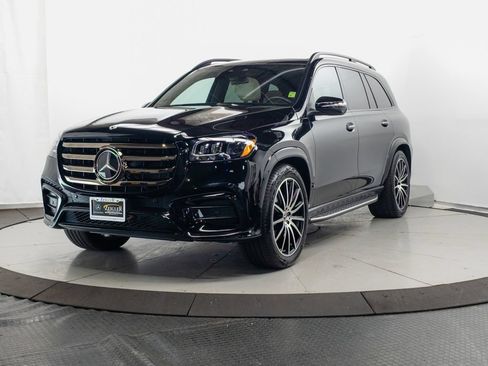 Used 2026 Mercedes-Benz GLS 580 4MATIC w/ Night Package image 3