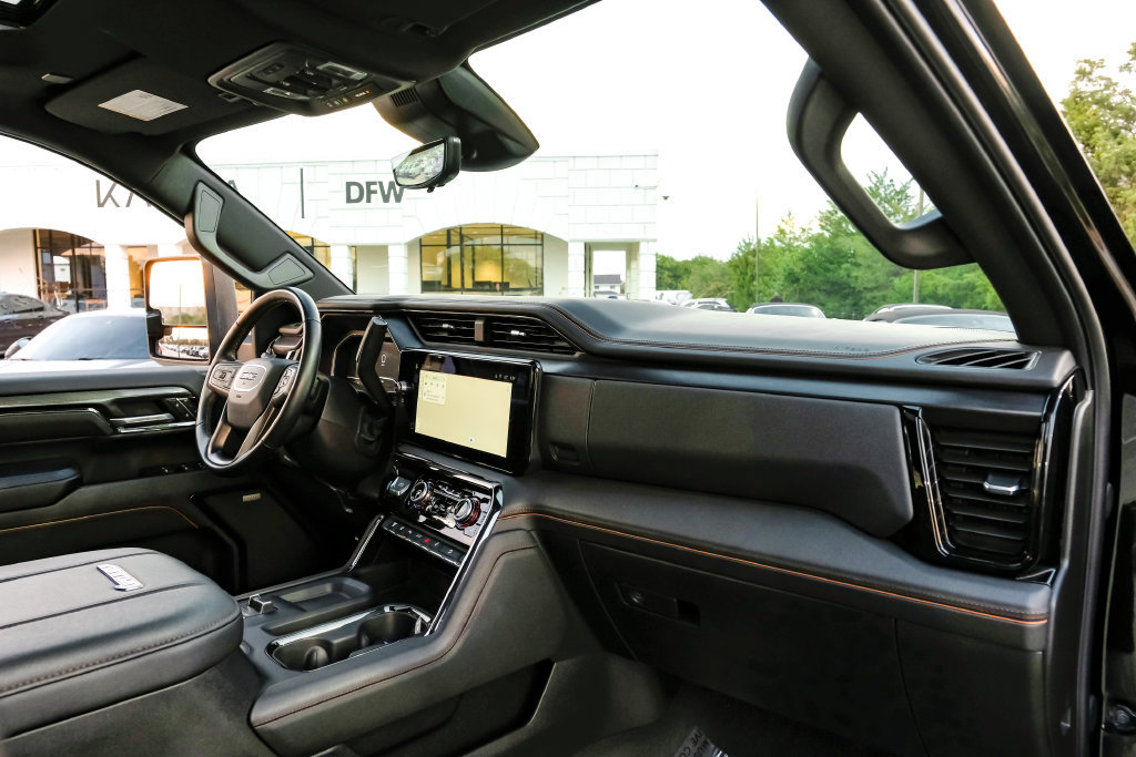 Used 2024 GMC Sierra 3500 AT4 w/ AT4 Premium Plus Package AWD/4WD image 8