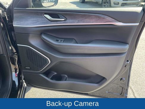 Used 2023 Jeep Grand Cherokee 4WD 4xe image 16