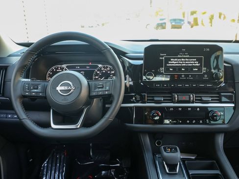 New 2025 Nissan Pathfinder SL image 22