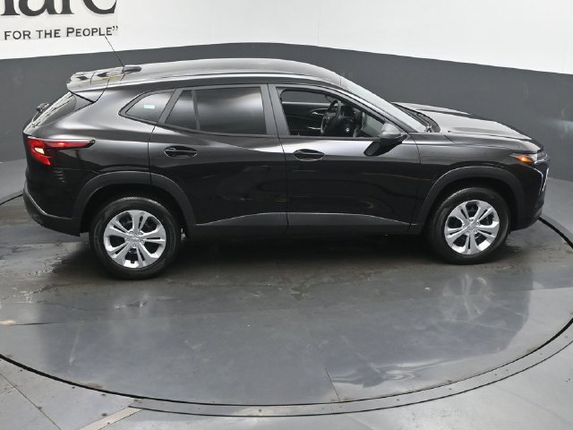 New 2026 Chevrolet Trax LS FWD image 17