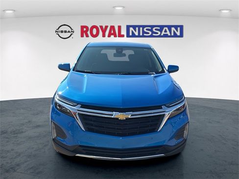 Used 2024 Chevrolet Equinox LT image 2