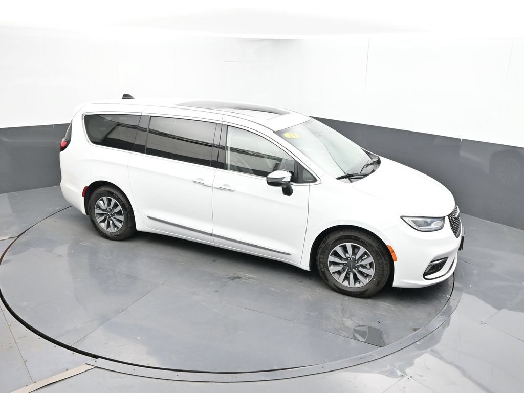 Used 2023 Chrysler Pacifica Limited FWD image 37