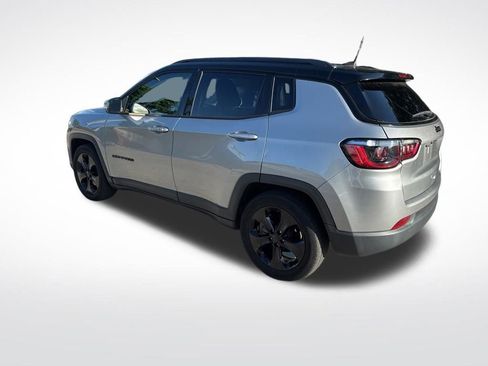 Used 2021 Jeep Compass Latitude w/ Sun and Sound Group FWD image 3