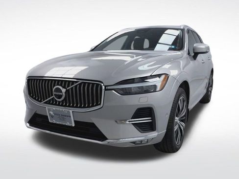 Used 2023 Volvo XC60 B5 Plus AWD/4WD image 3